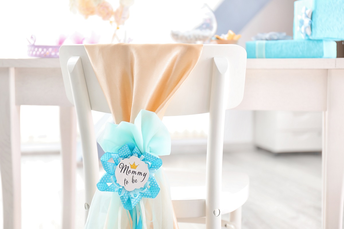5 Tips For Making The Baby Shower Chair Special