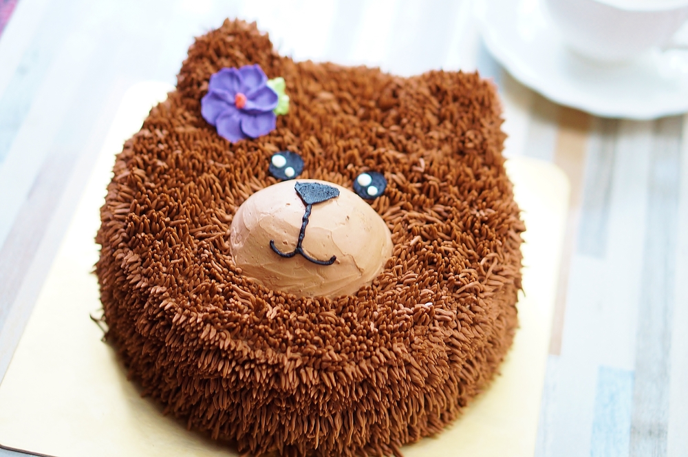 teddy bear baby shower cake